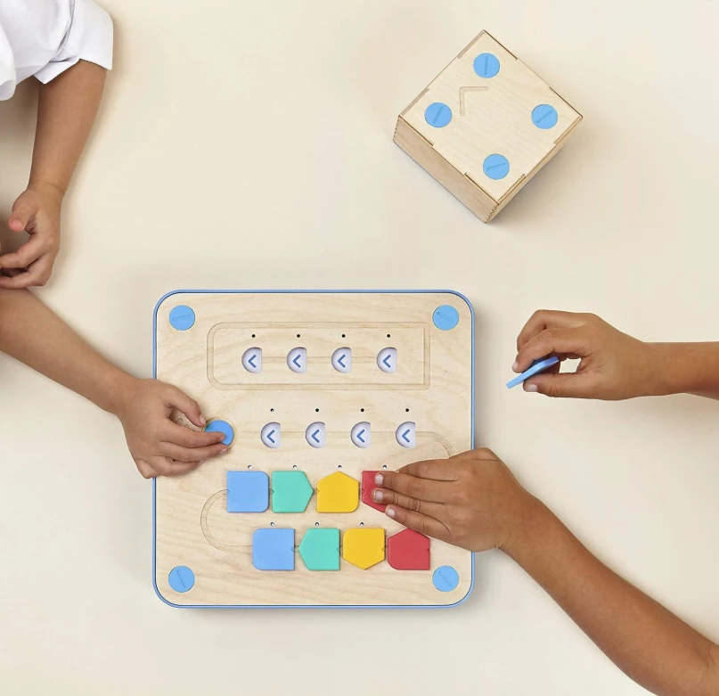 Cubetto – hölzerner Programmier-Roboter ohne Bildschirm